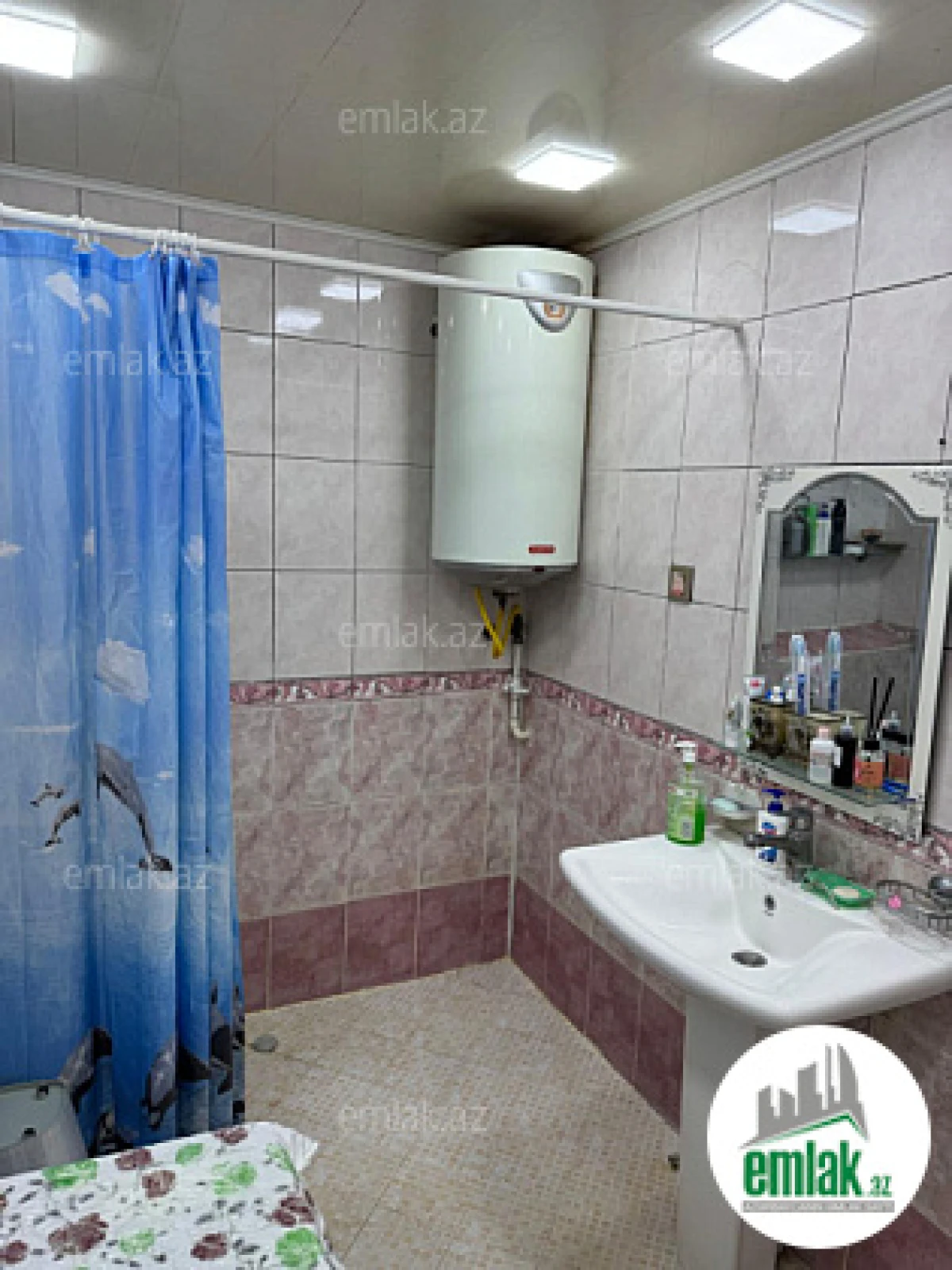 Satılır 2 otaqlı köhnə tikili 65 m²