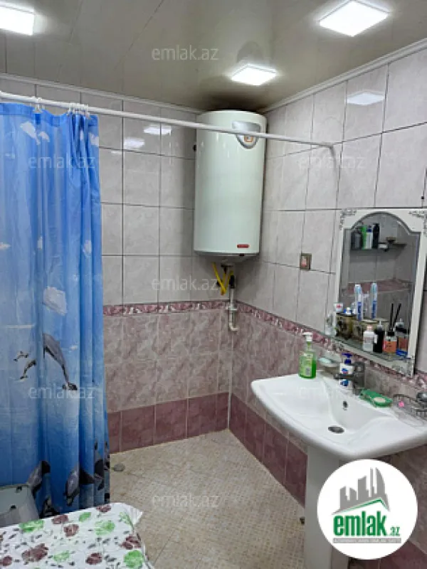 Satılır 2 otaqlı köhnə tikili 65 m²