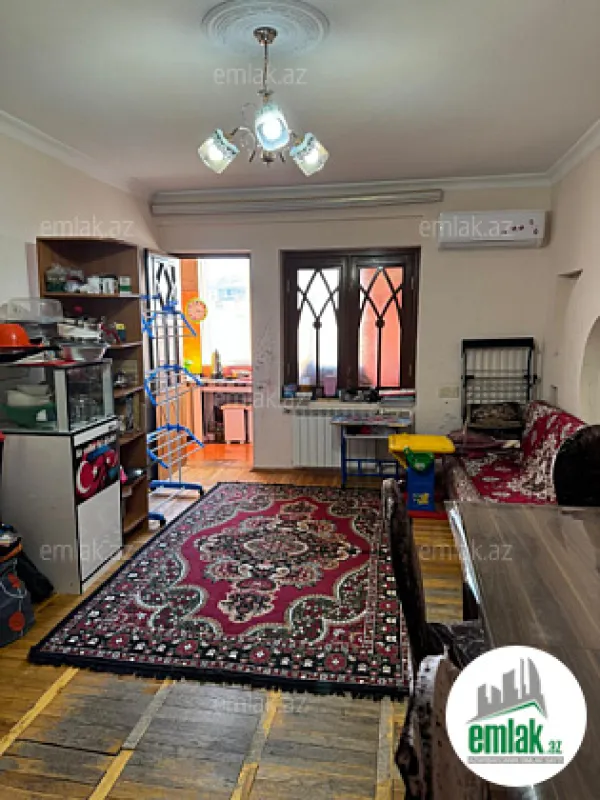 Satılır 2 otaqlı köhnə tikili 65 m²