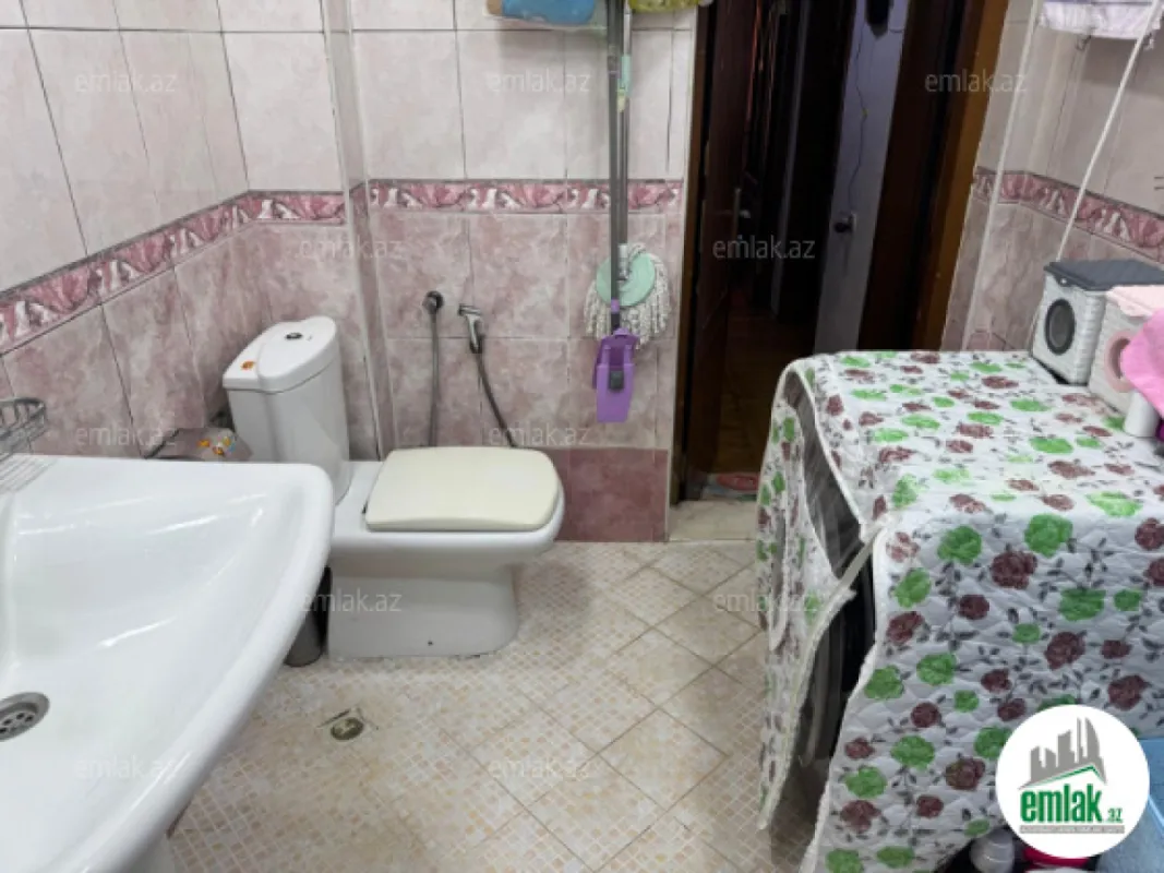 Satılır 2 otaqlı köhnə tikili 65 m²