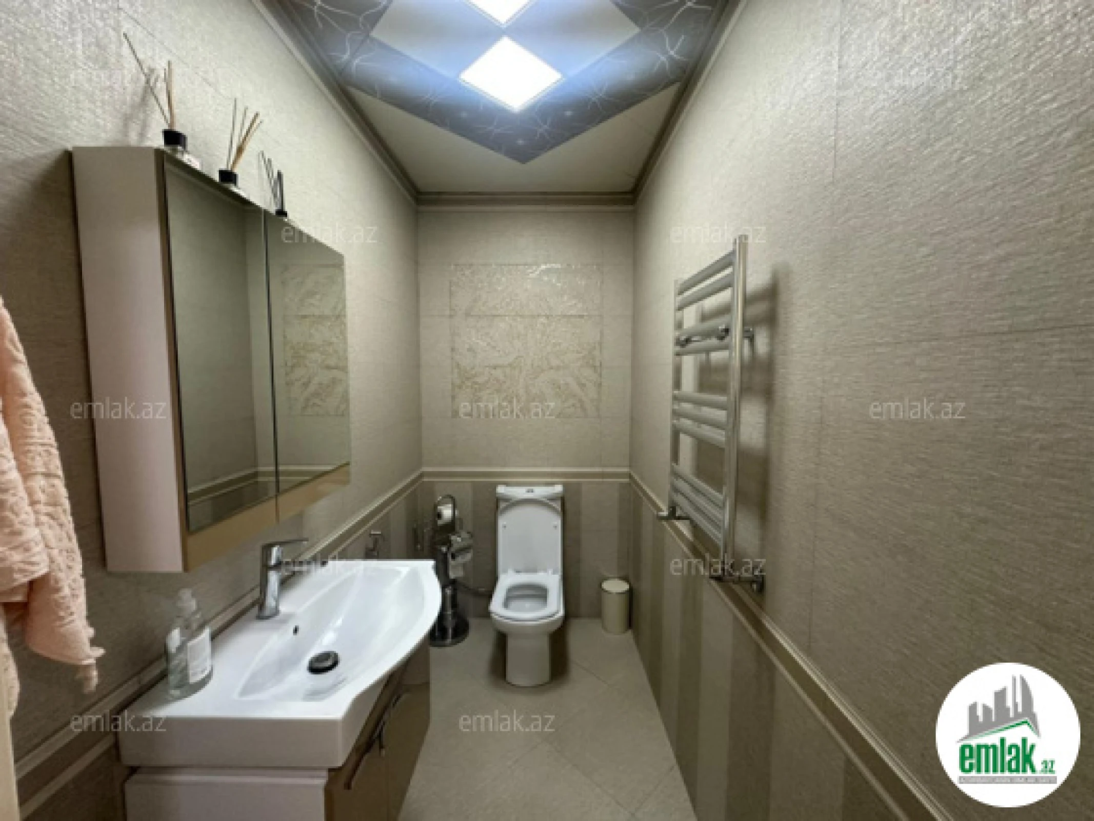 Satılır 4 otaqlı yeni tikili 180 m²