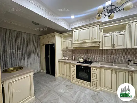 Satılır 4 otaqlı yeni tikili 180 m²