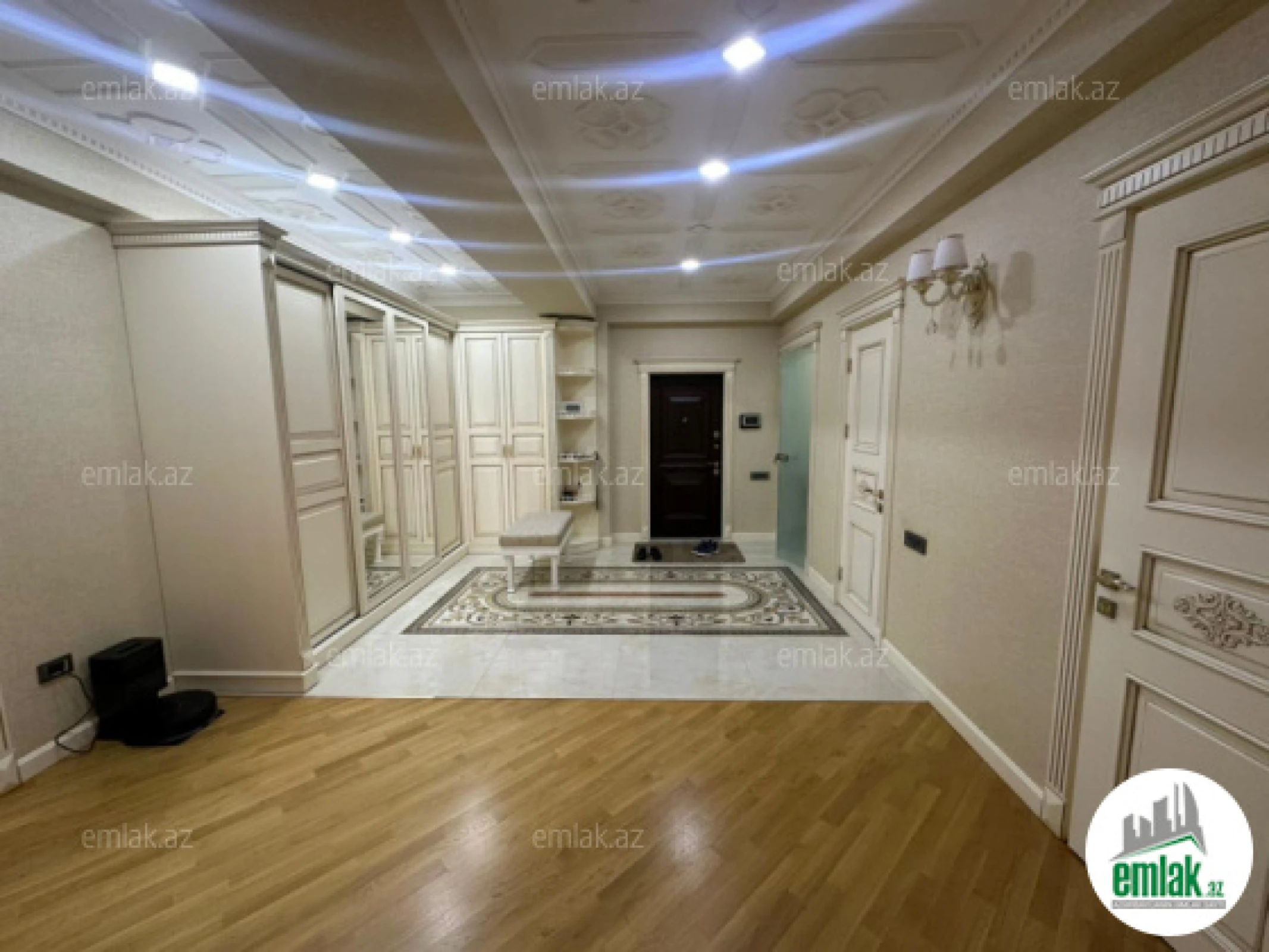 Satılır 4 otaqlı yeni tikili 180 m²