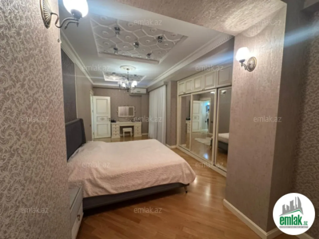 Satılır 4 otaqlı yeni tikili 180 m²