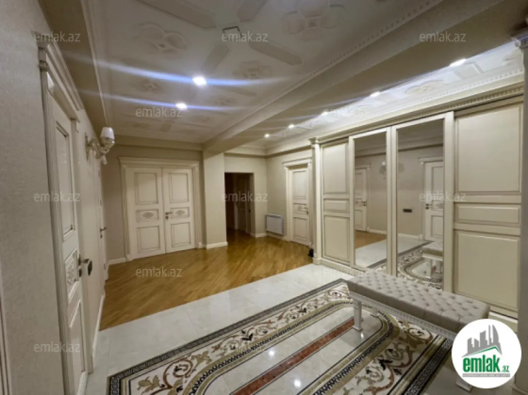 Satılır 4 otaqlı yeni tikili 180 m²