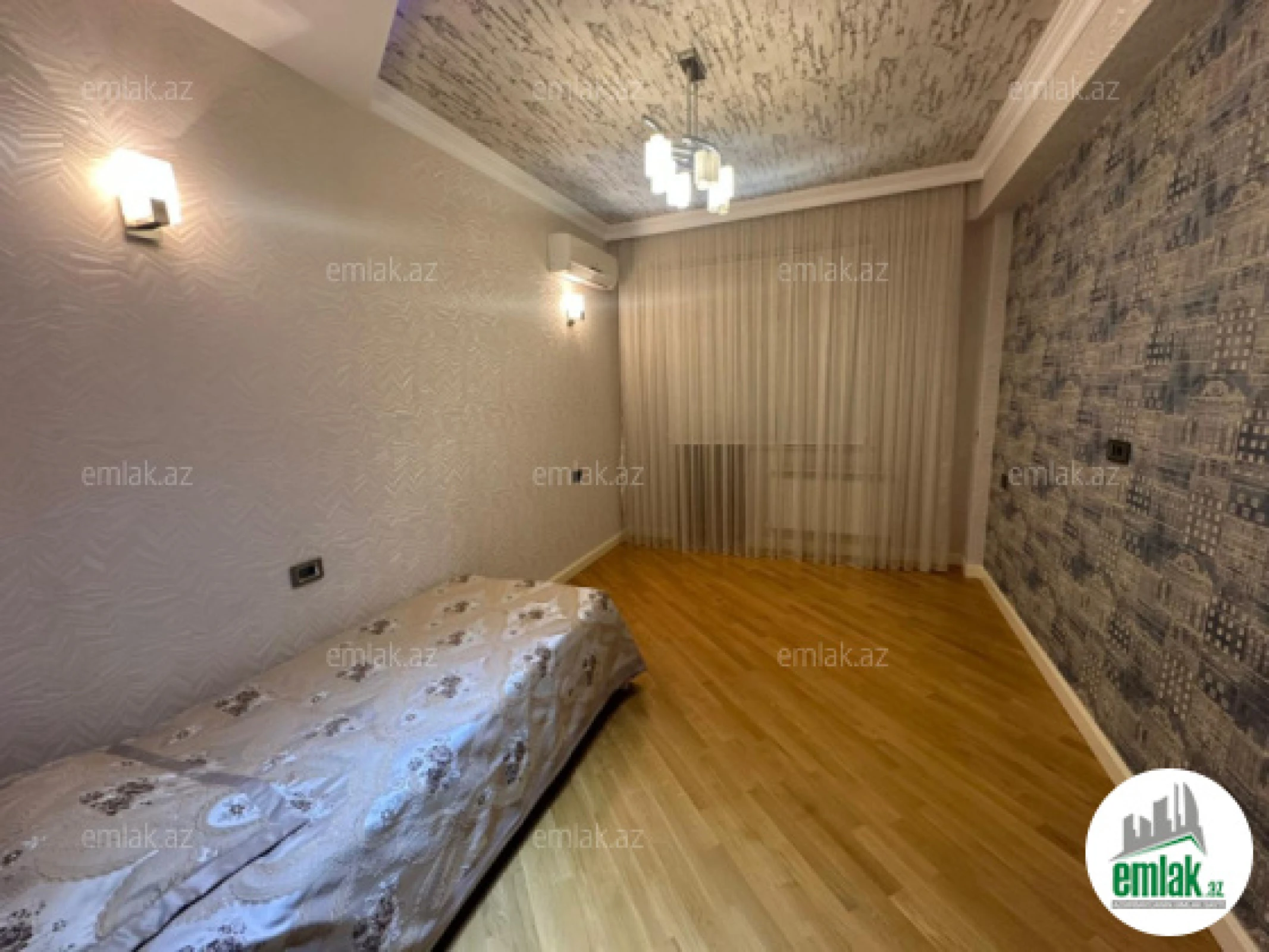 Satılır 4 otaqlı yeni tikili 180 m²
