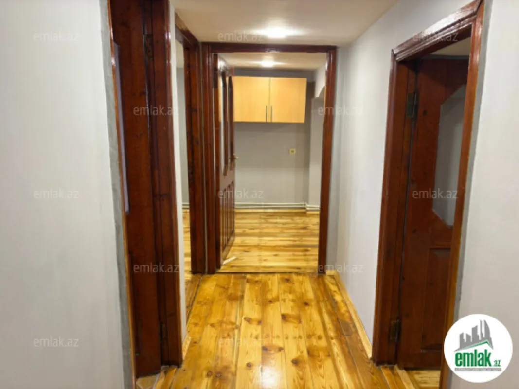 Satılır 6 otaqlı köhnə tikili 210 m²