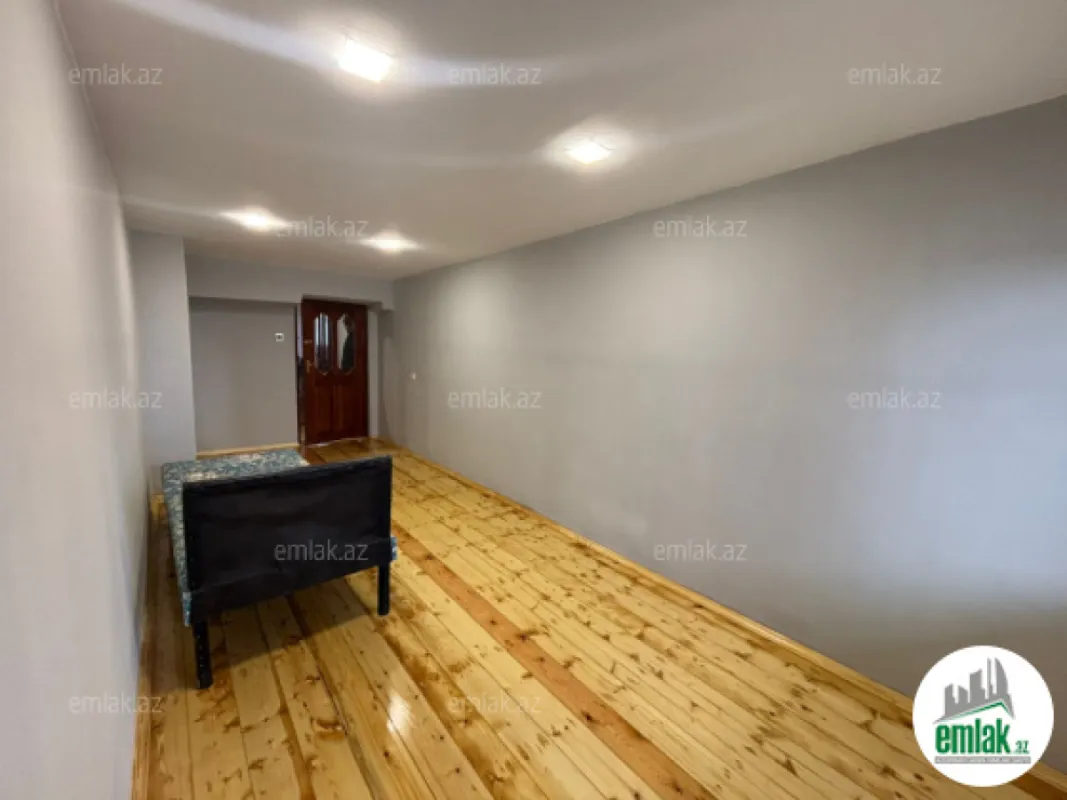 Satılır 6 otaqlı köhnə tikili 210 m²