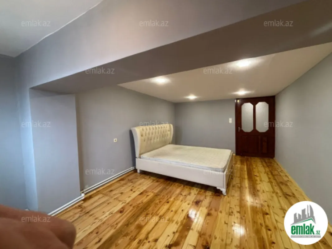 Satılır 6 otaqlı köhnə tikili 210 m²