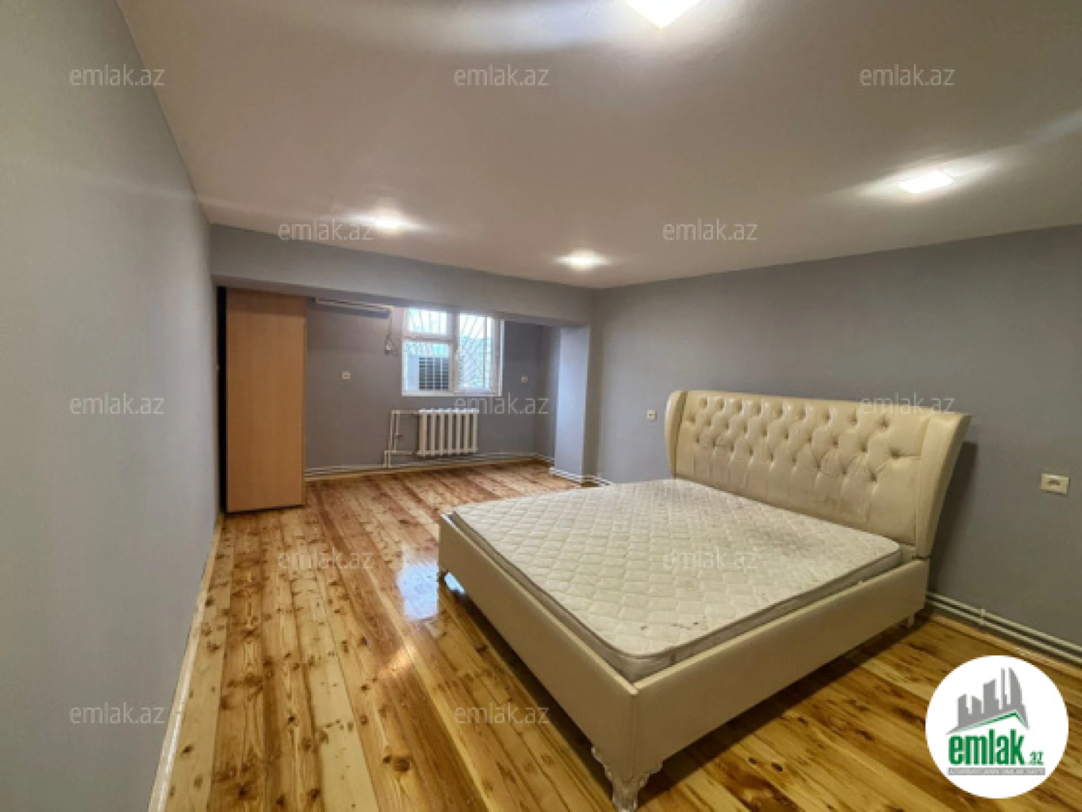 Satılır 6 otaqlı köhnə tikili 210 m²