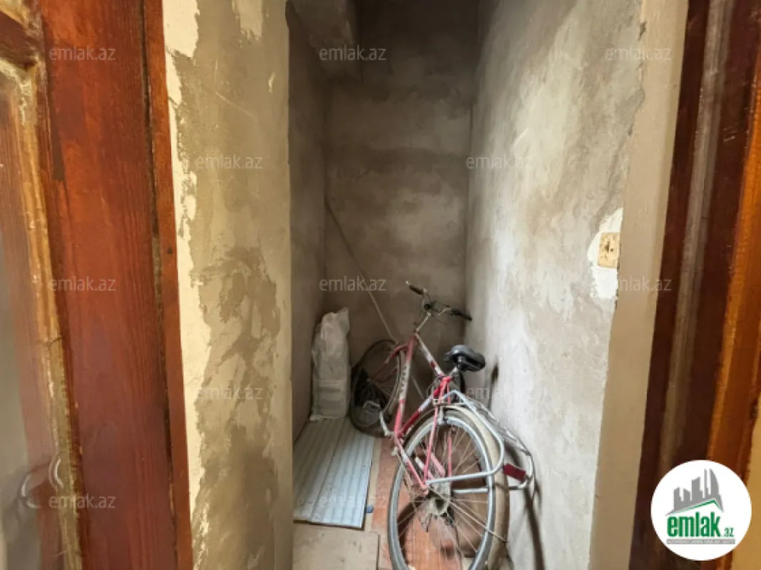 Satılır 6 otaqlı köhnə tikili 210 m²