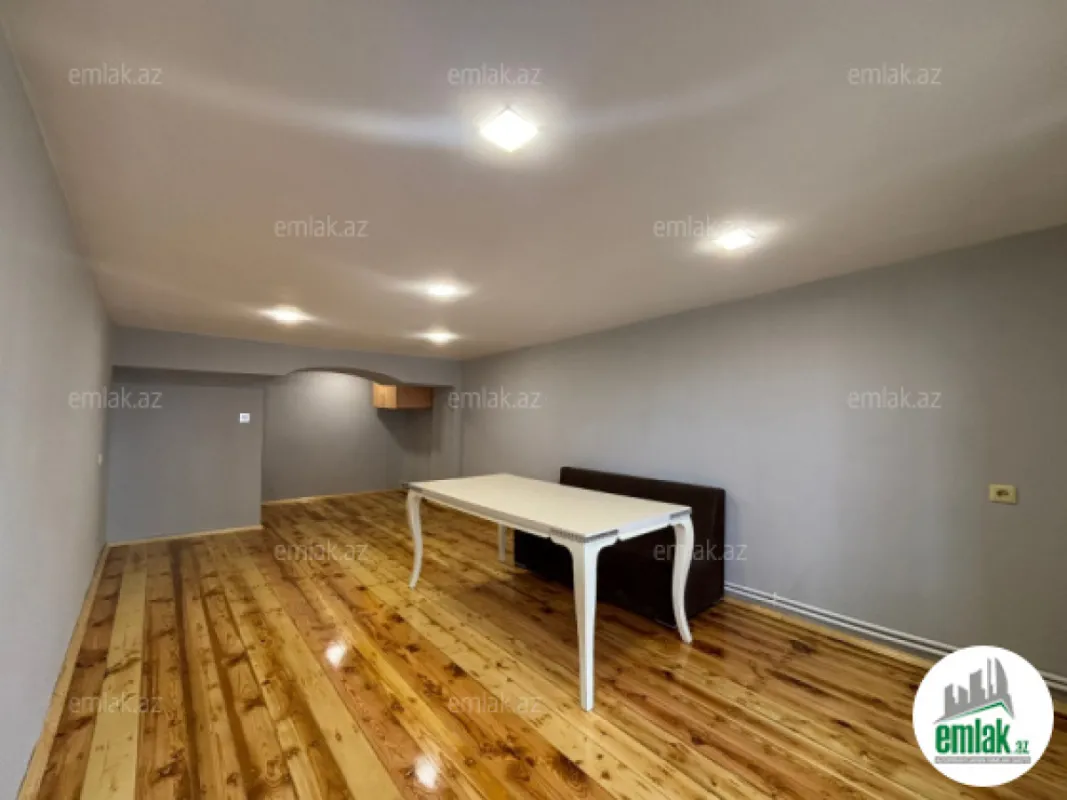 Satılır 6 otaqlı köhnə tikili 210 m²