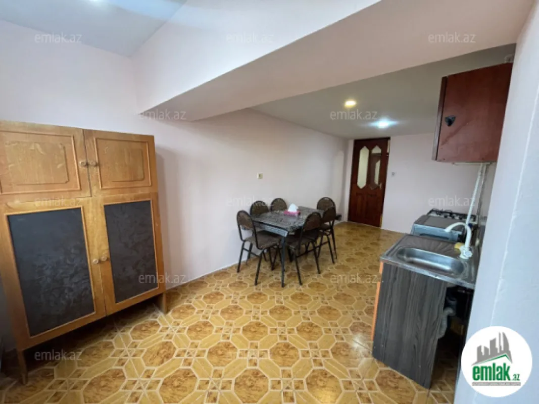 Satılır 6 otaqlı köhnə tikili 210 m²