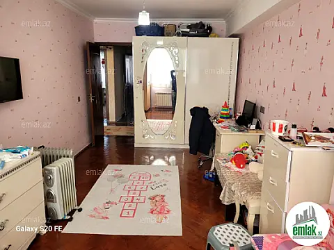 Satılır 6 otaqlı köhnə tikili 210 m²