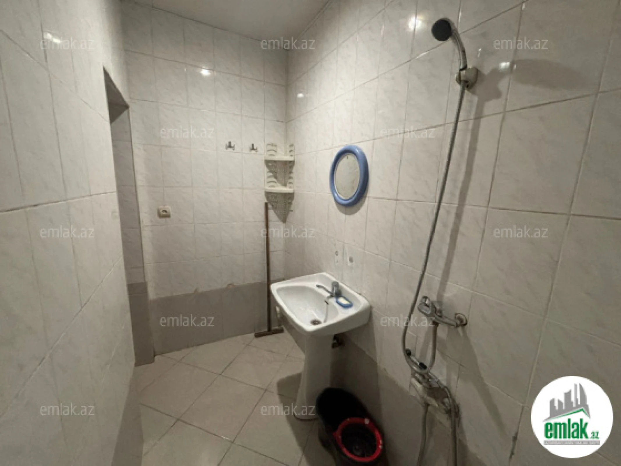 Satılır 6 otaqlı köhnə tikili 210 m²