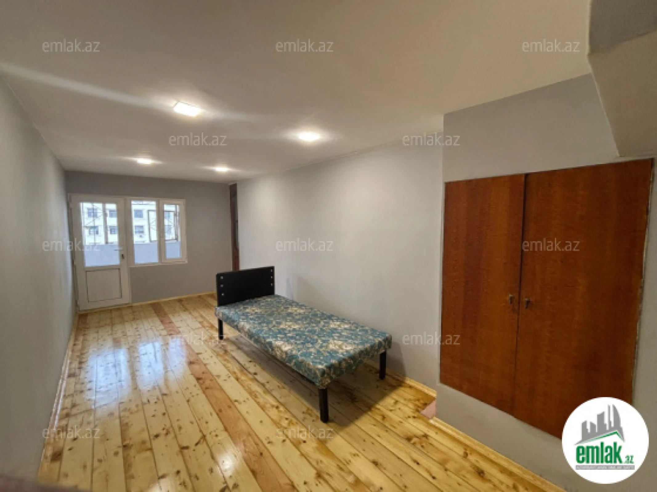 Satılır 6 otaqlı köhnə tikili 210 m²