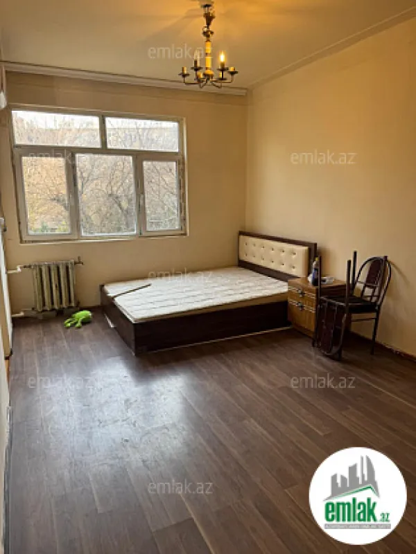 Satılır 1 otaqlı köhnə tikili 35 m²