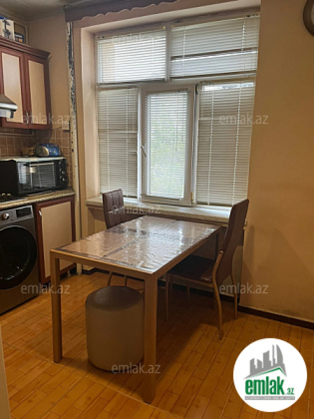 Satılır 2 otaqlı köhnə tikili 60 m²