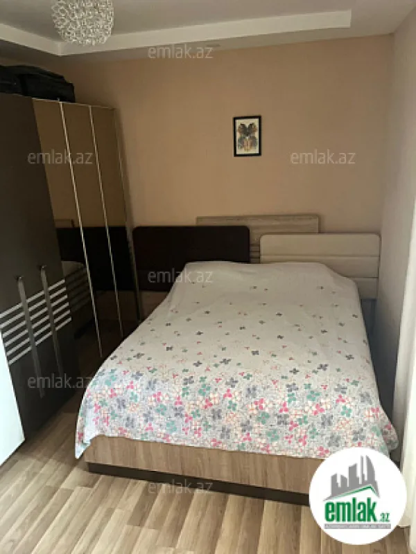 Satılır 2 otaqlı köhnə tikili 60 m²