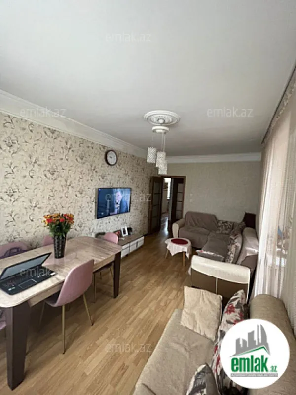 Satılır 2 otaqlı köhnə tikili 60 m²
