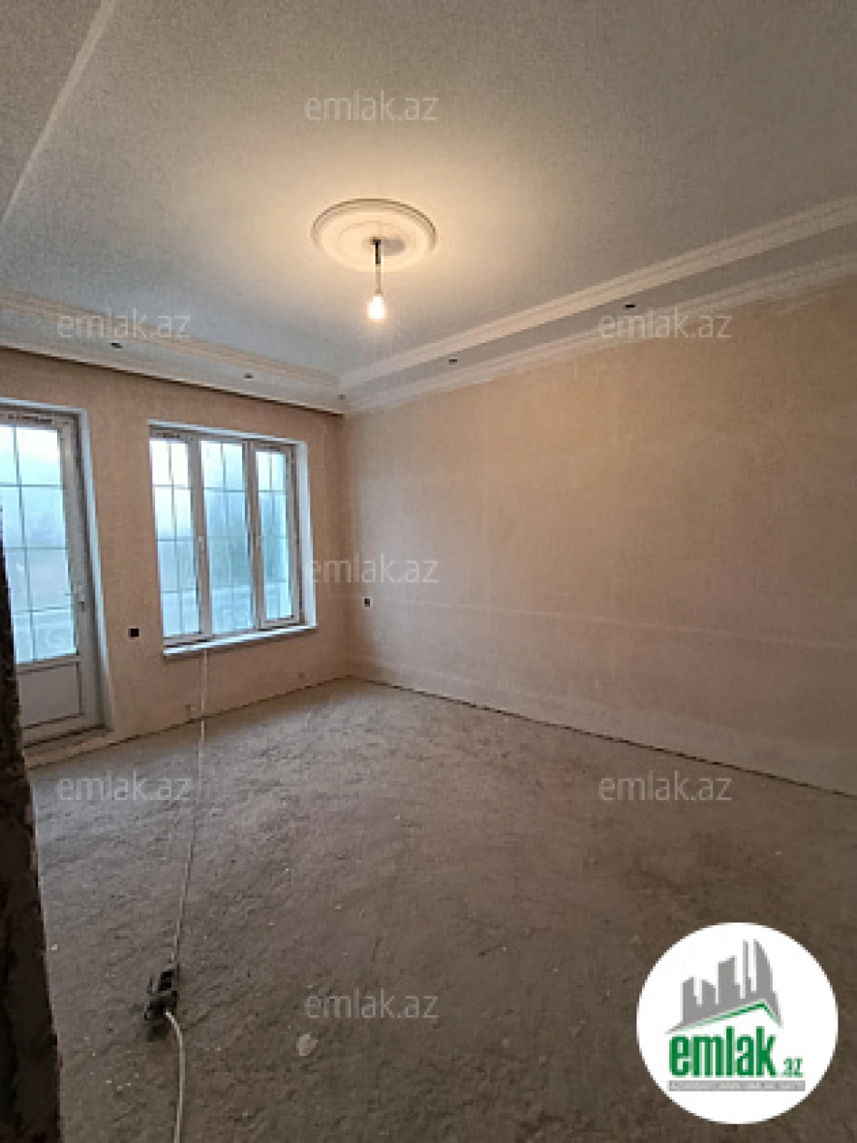 Satılır 4 otaqlı həyət evi 115 m²