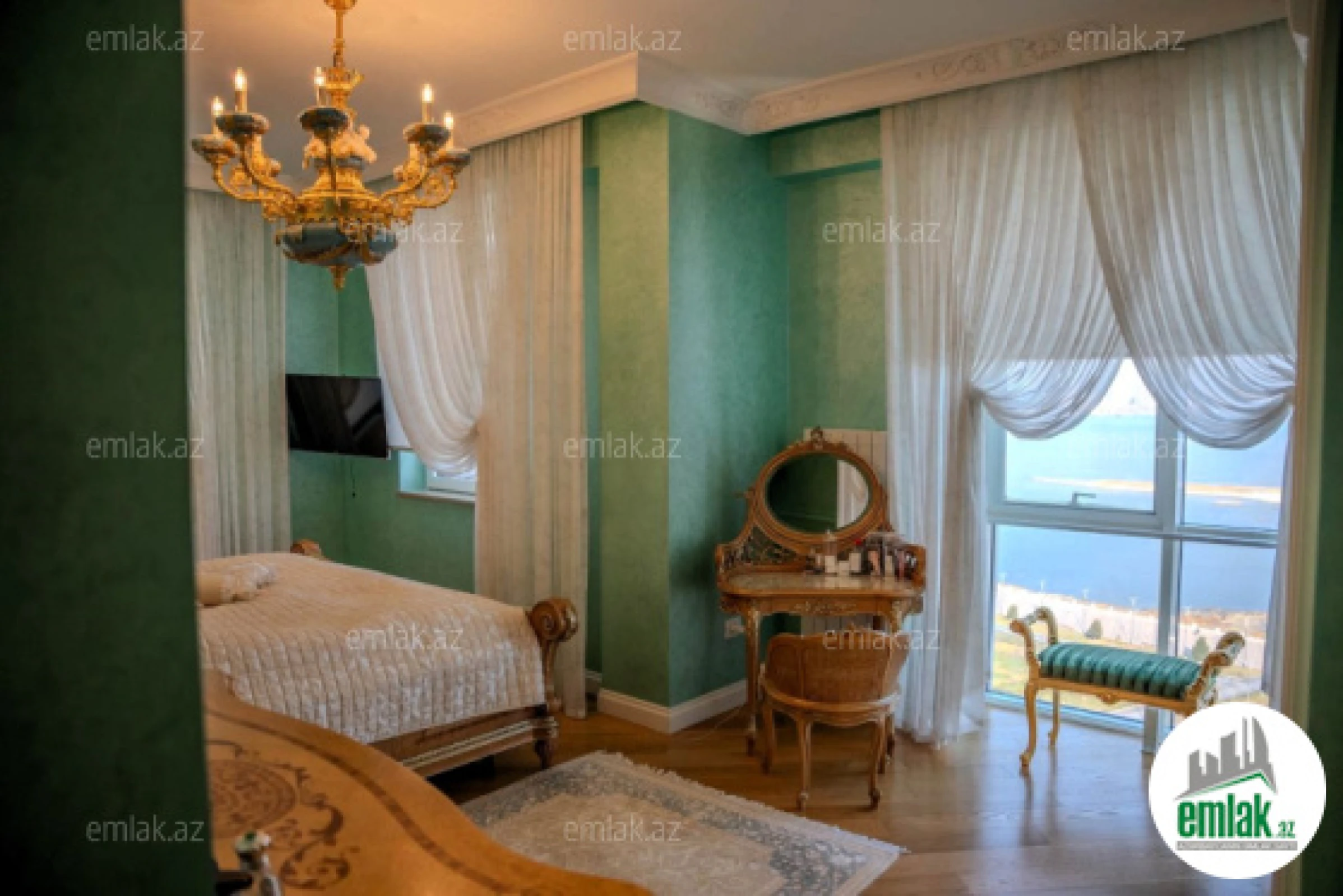 Satılır 5 otaqlı yeni tikili 228 m²