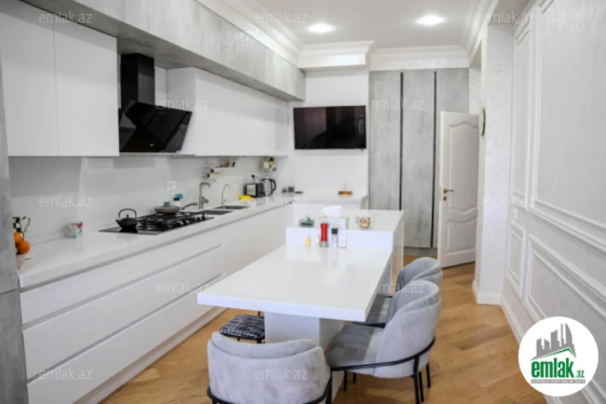 Satılır 5 otaqlı yeni tikili 228 m²