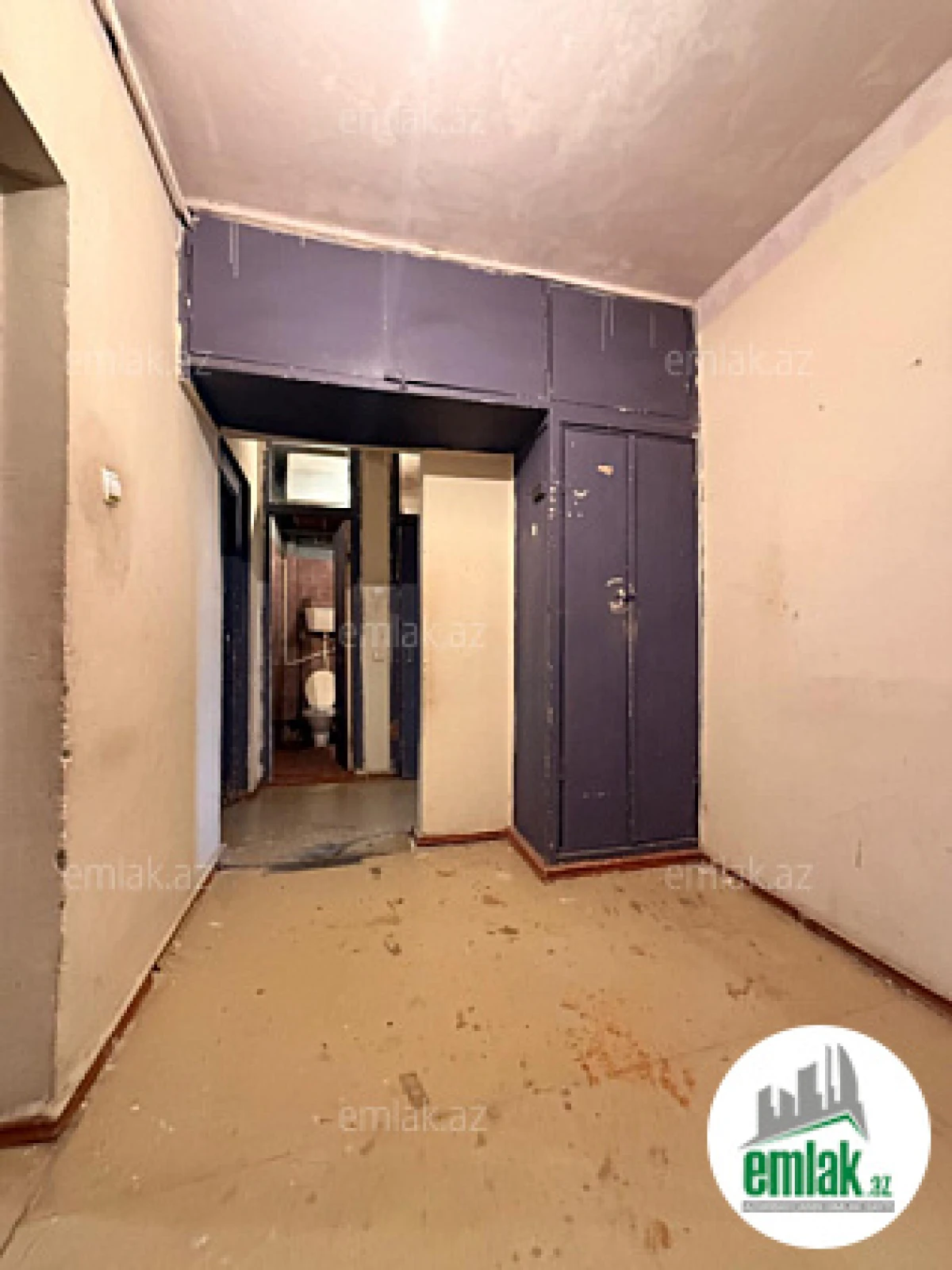 Satılır 4 otaqlı köhnə tikili 100 m²