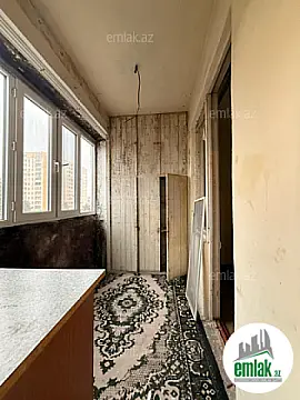 Satılır 4 otaqlı köhnə tikili 100 m²