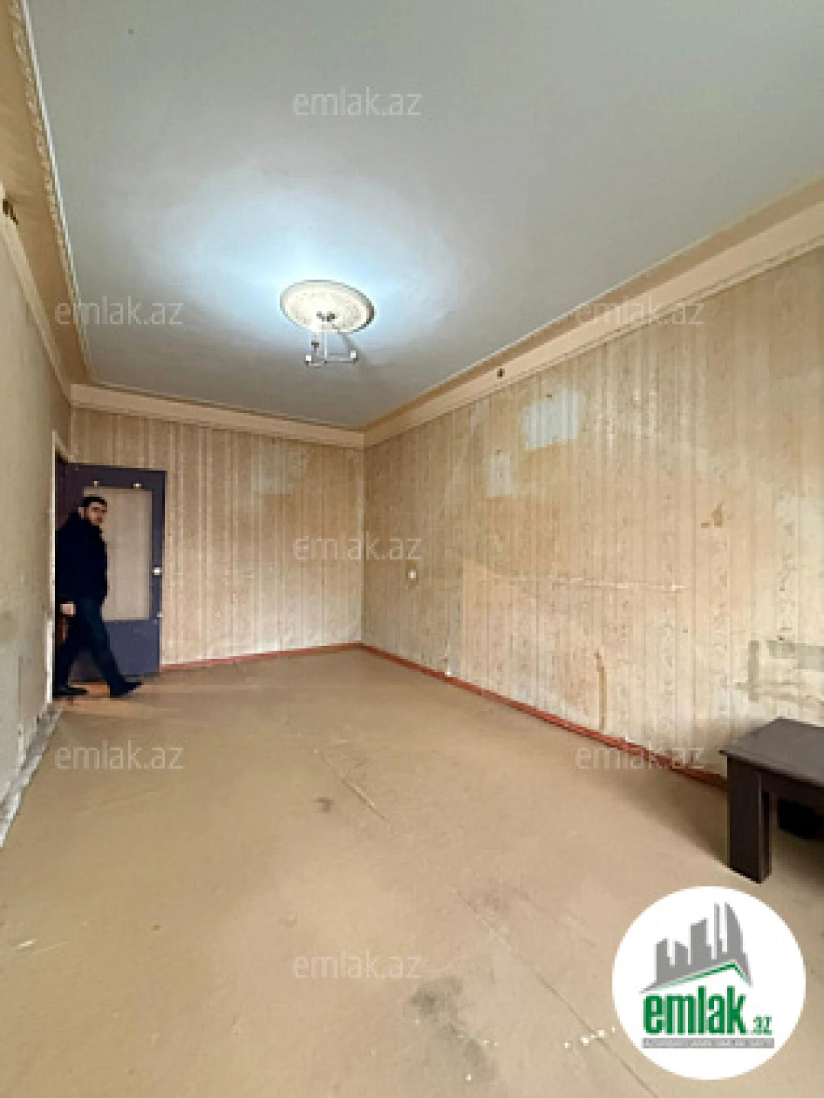 Satılır 4 otaqlı köhnə tikili 100 m²