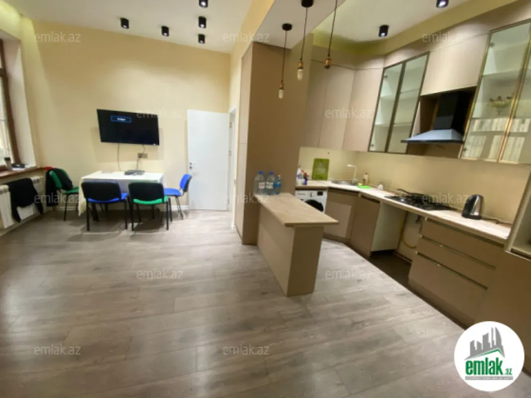 Satılır 2 otaqlı köhnə tikili 50 m²