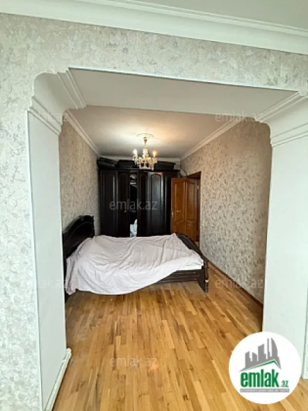 Satılır 3 otaqlı köhnə tikili 90 m²