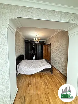 Satılır 3 otaqlı köhnə tikili 90 m²
