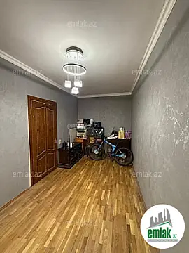 Satılır 3 otaqlı köhnə tikili 90 m²