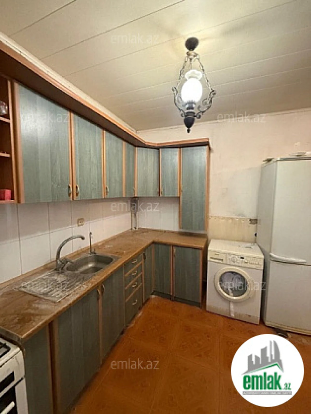 Satılır 3 otaqlı köhnə tikili 90 m²