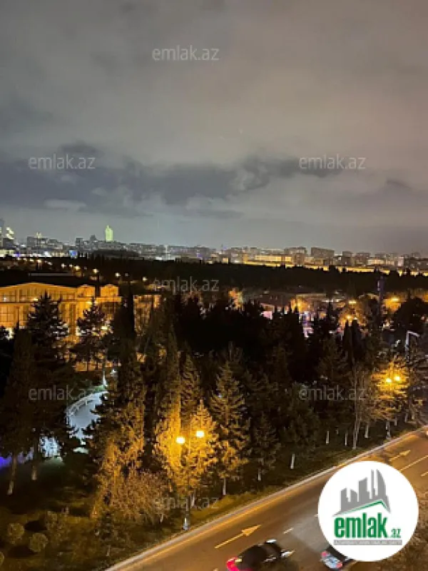 Satılır 3 otaqlı köhnə tikili 90 m²