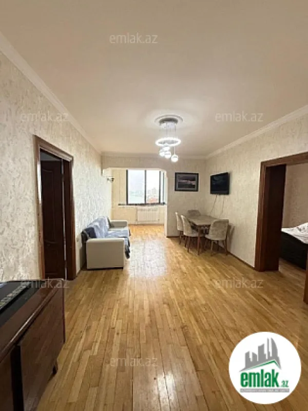 Satılır 3 otaqlı köhnə tikili 90 m²
