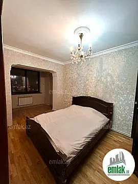 Satılır 3 otaqlı köhnə tikili 90 m²
