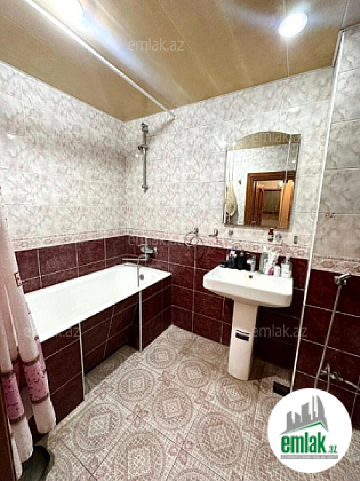 Satılır 3 otaqlı köhnə tikili 90 m²