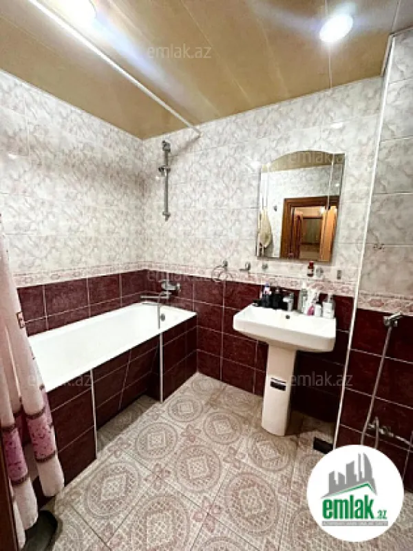 Satılır 3 otaqlı köhnə tikili 90 m²