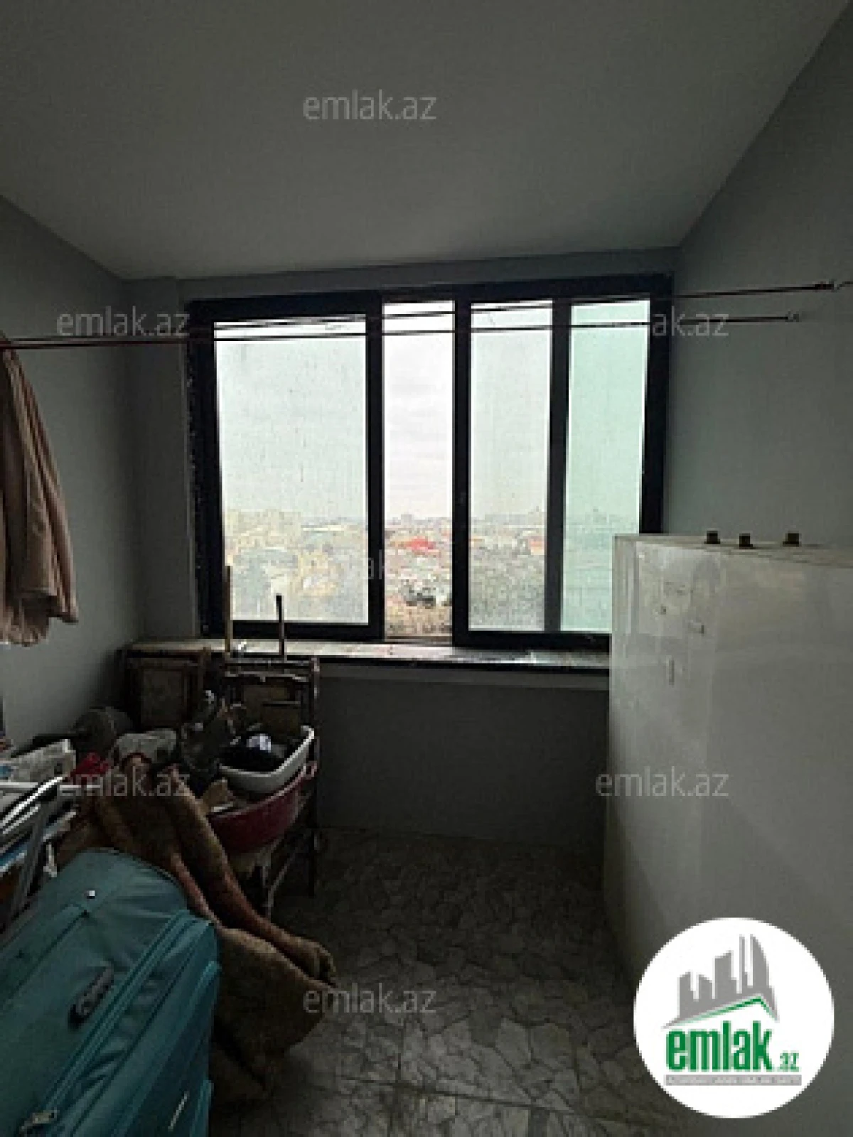 Satılır 3 otaqlı köhnə tikili 90 m²