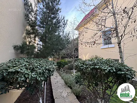 Satılır 5 otaqlı həyət evi 450 m²