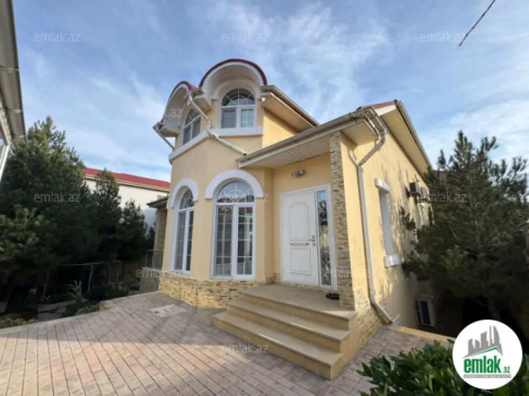 Satılır 5 otaqlı həyət evi 450 m²