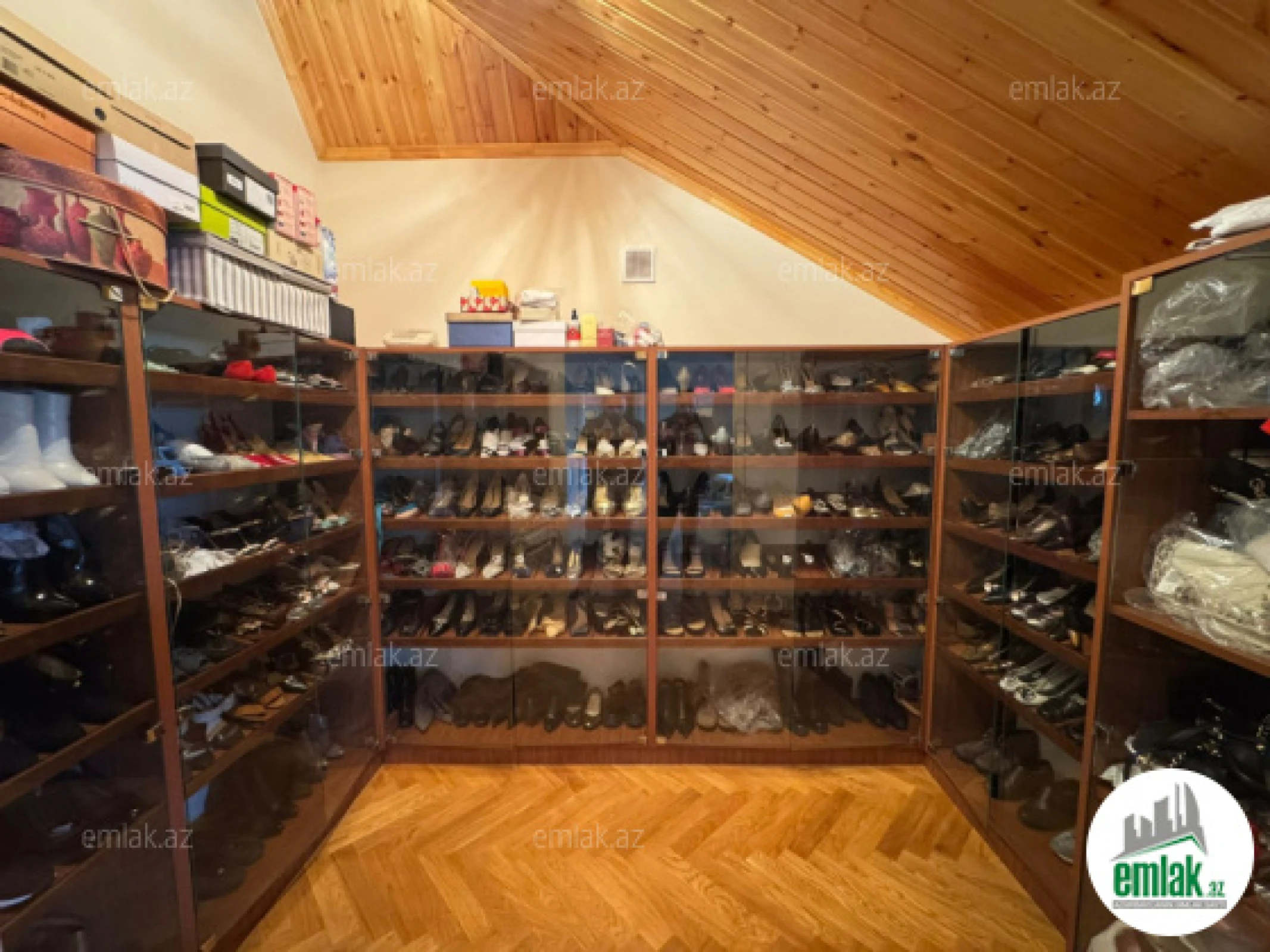 Satılır 5 otaqlı həyət evi 450 m²