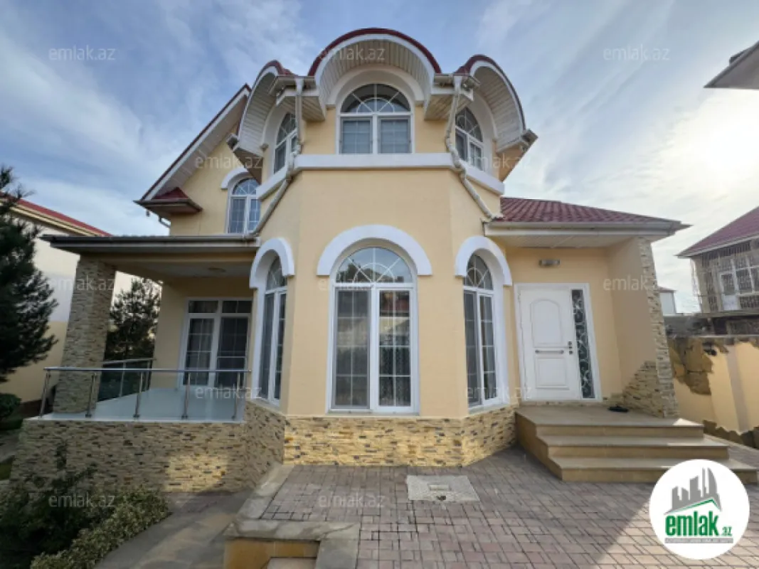 Satılır 5 otaqlı həyət evi 450 m²