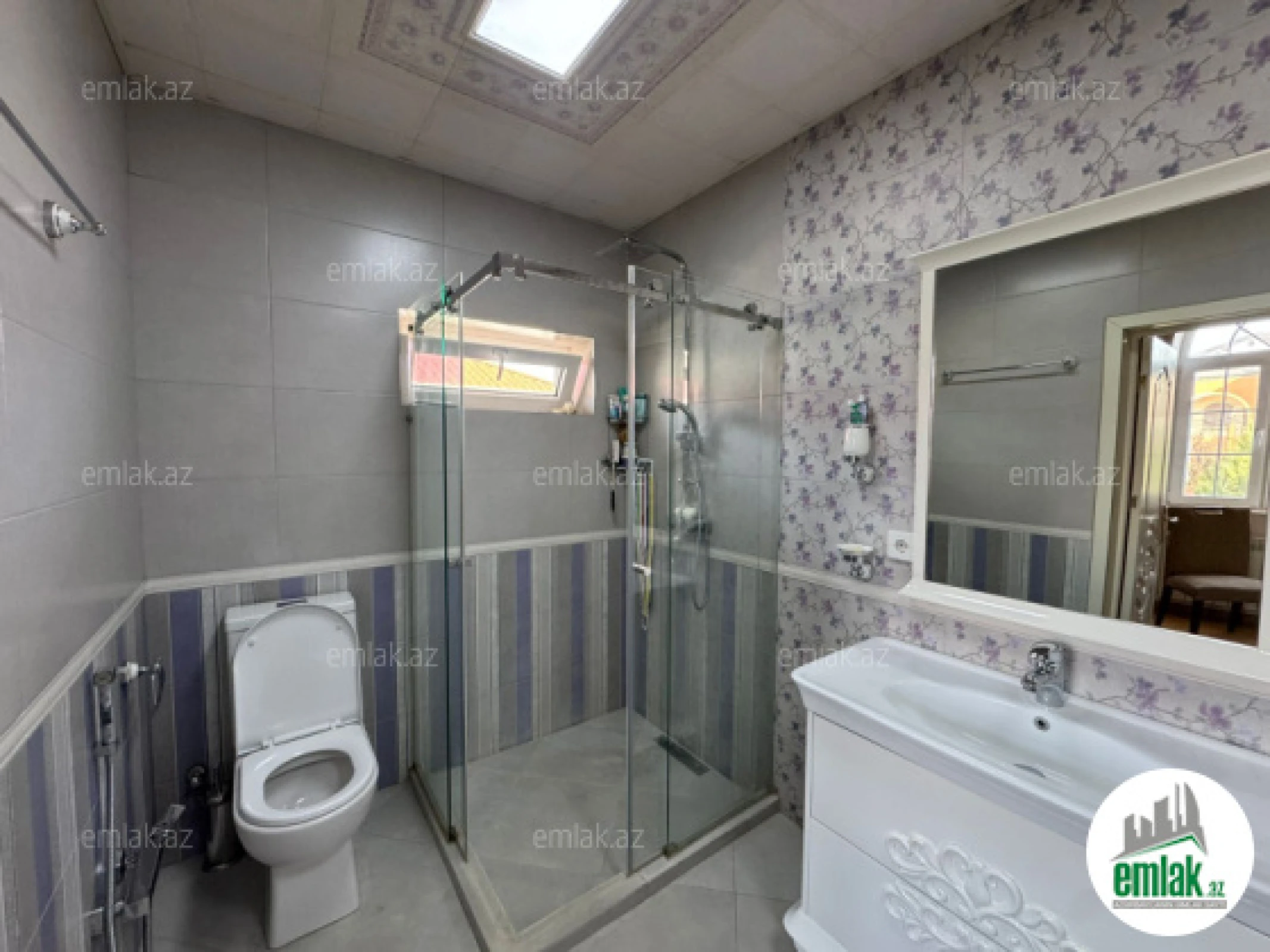 Satılır 5 otaqlı həyət evi 450 m²