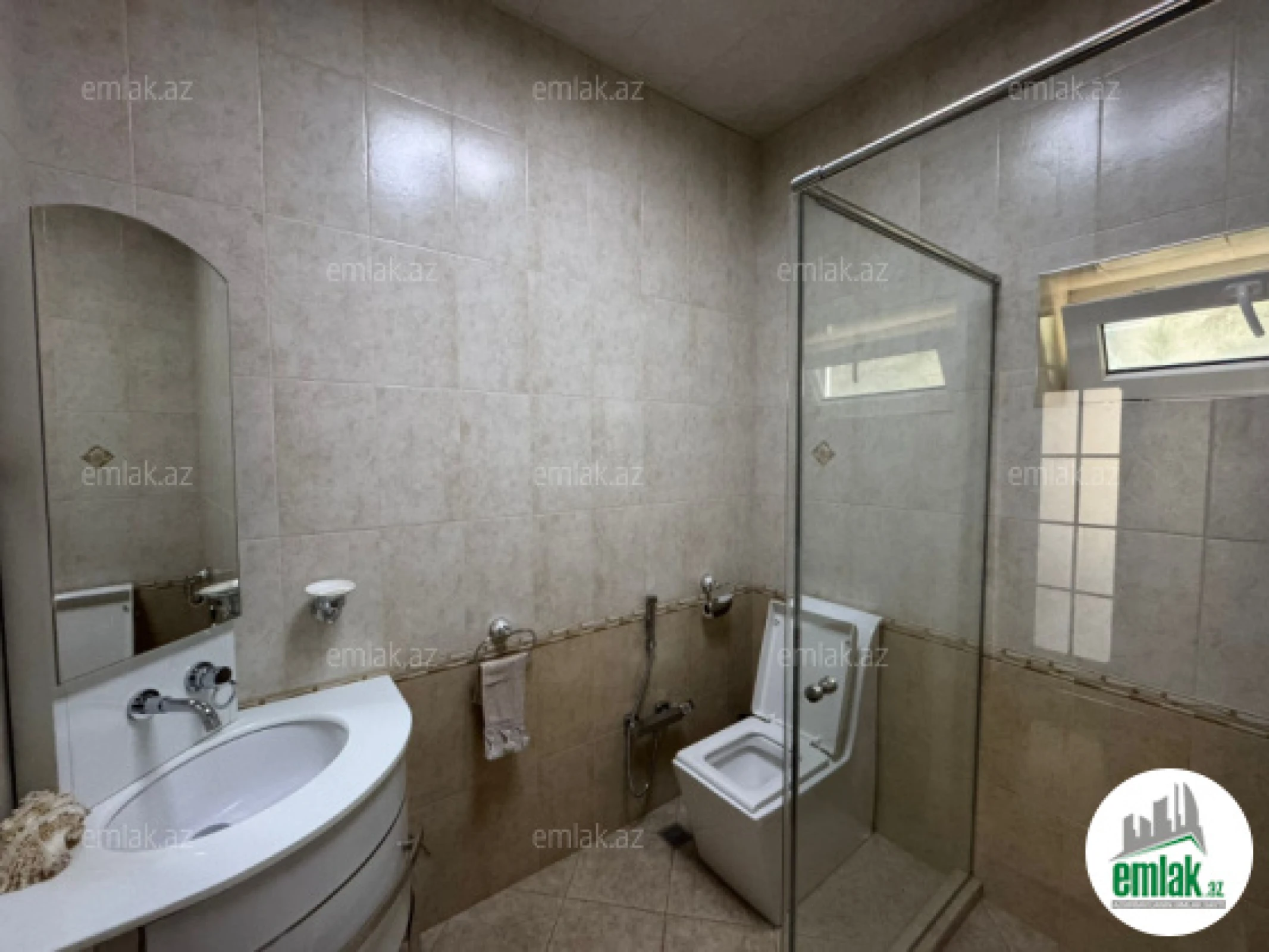 Satılır 5 otaqlı həyət evi 450 m²