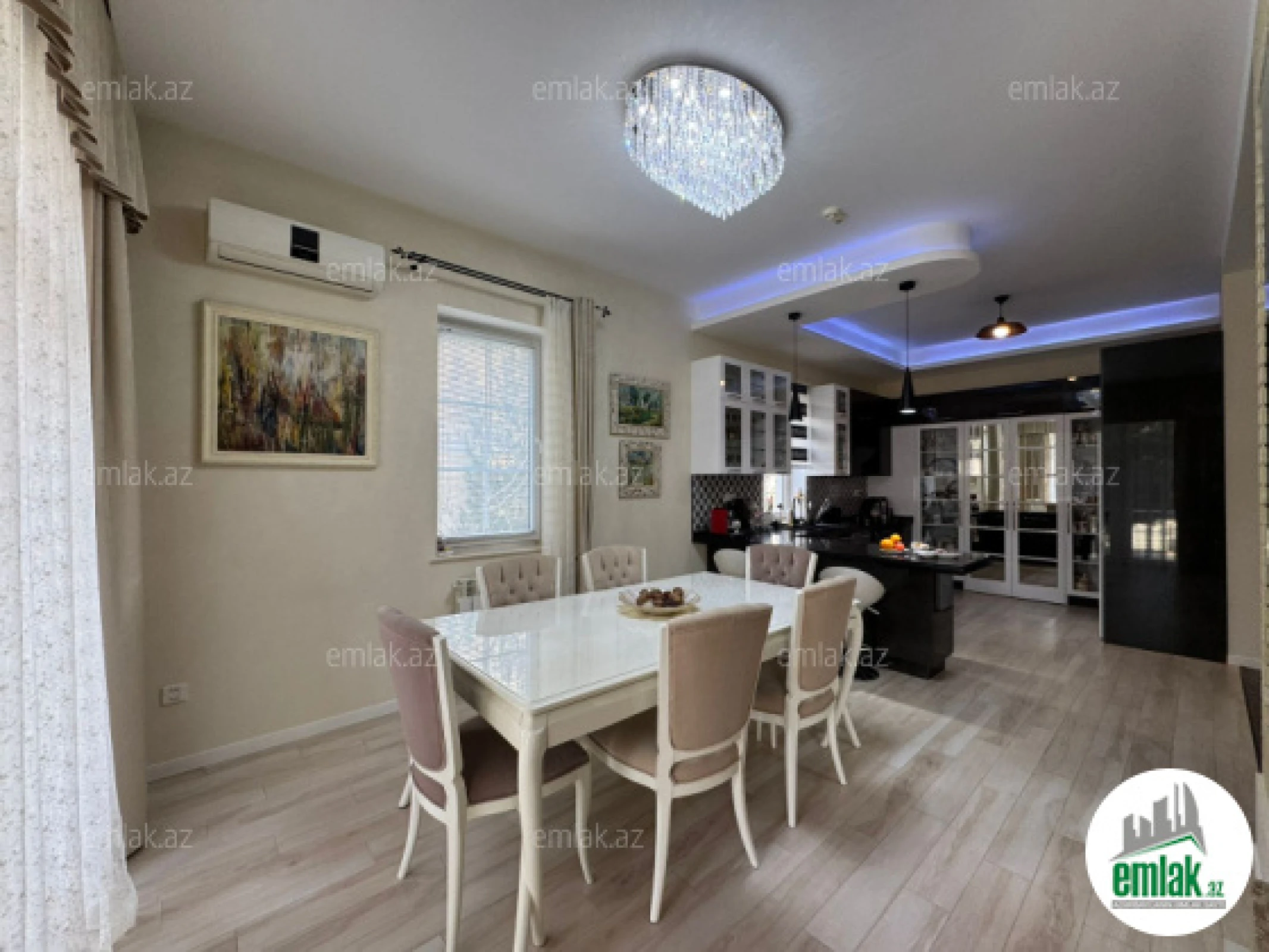 Satılır 5 otaqlı həyət evi 450 m²