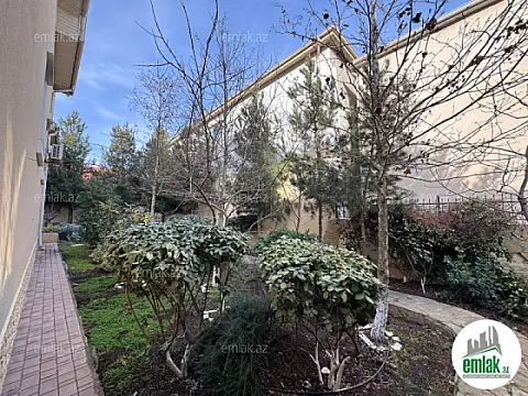 Satılır 5 otaqlı həyət evi 450 m²