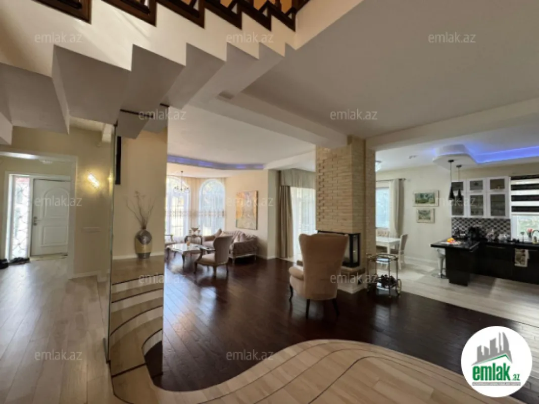 Satılır 5 otaqlı həyət evi 450 m²